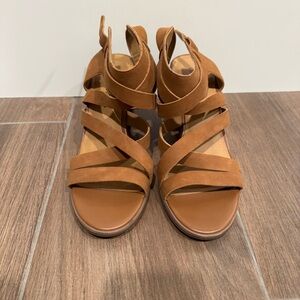 Lucky Brand Women's Kailasa Tan Strappy Sandal Wood Block Heel